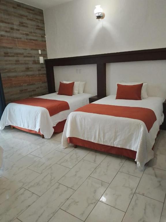 Comfortable twin room at Pineda Real HOTEL